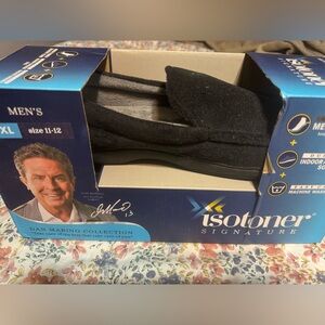 Men’s slippers Brand New